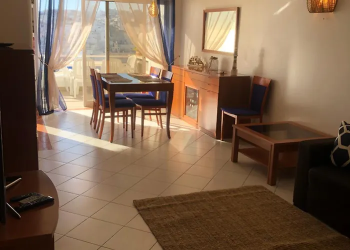 Beachfront 2 Bedroom Apartment