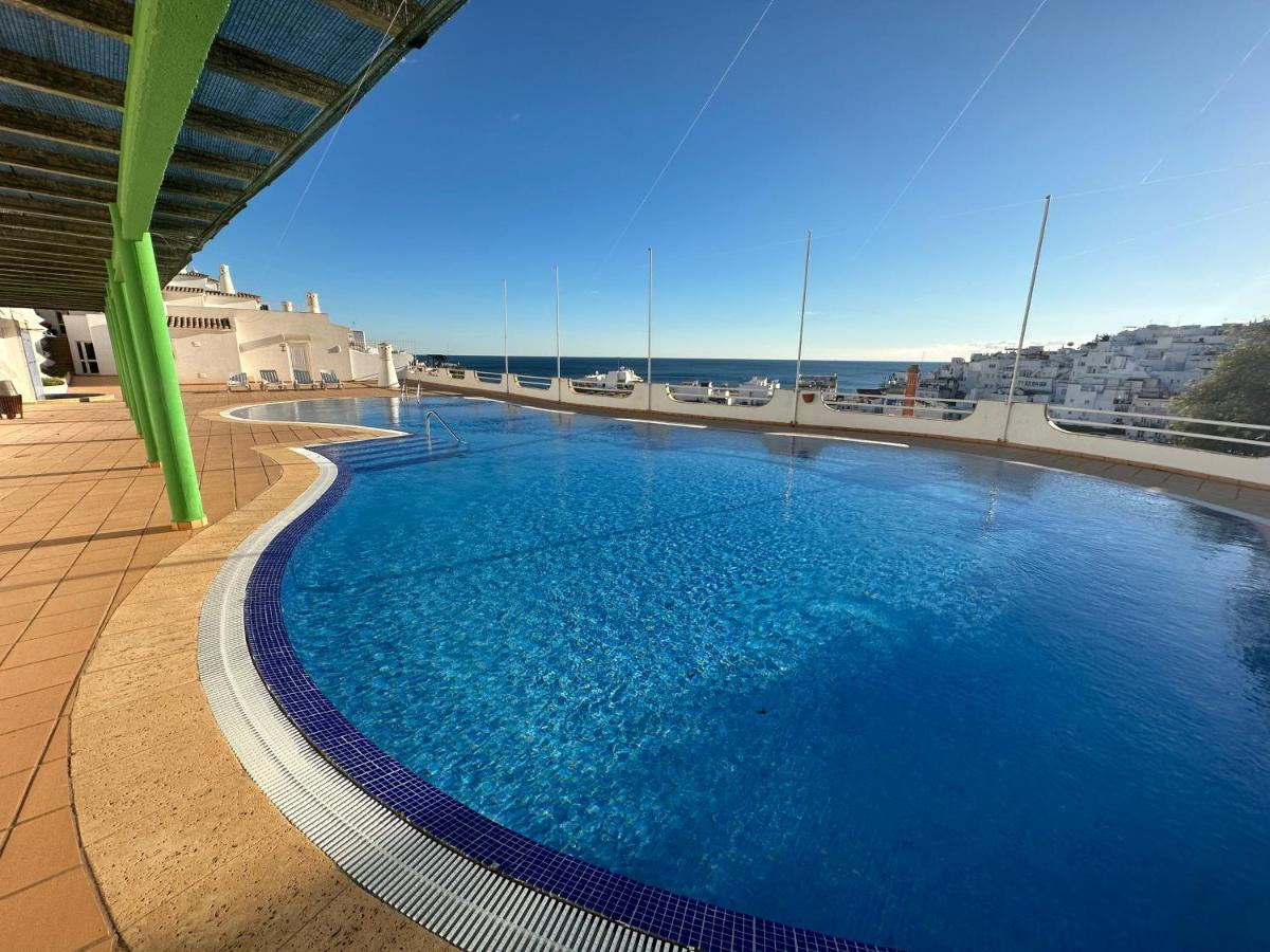 Beachfront 2 Bedroom *